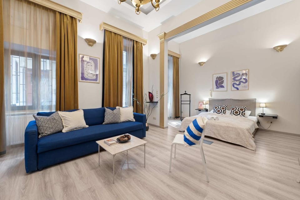 Bed, Living room, Bedroom