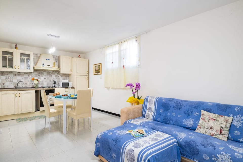 Living room, Dining area, microwave, oven, kitchen