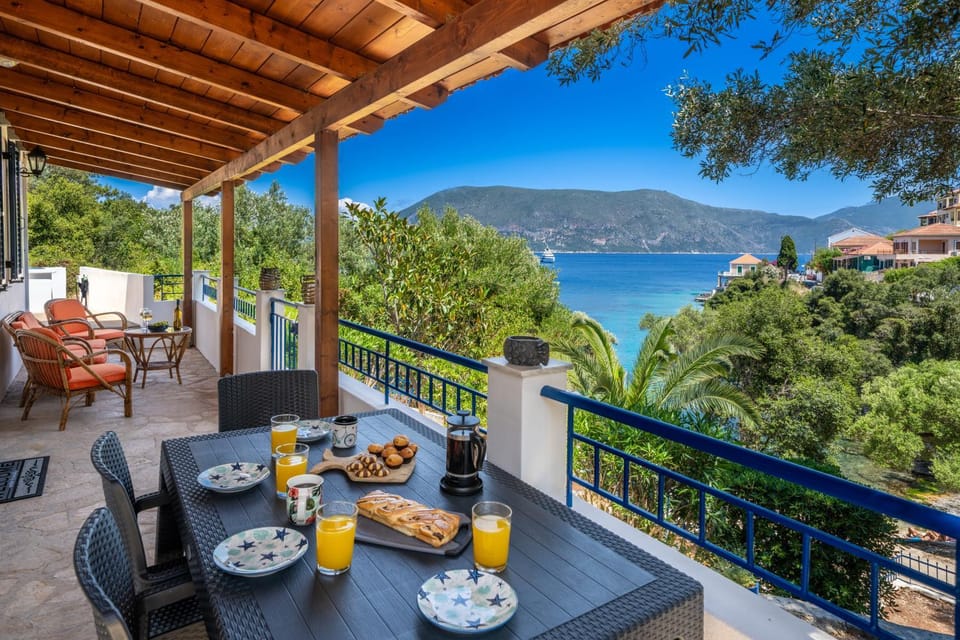Natural landscape, Balcony/Terrace, Seating area, Sea view