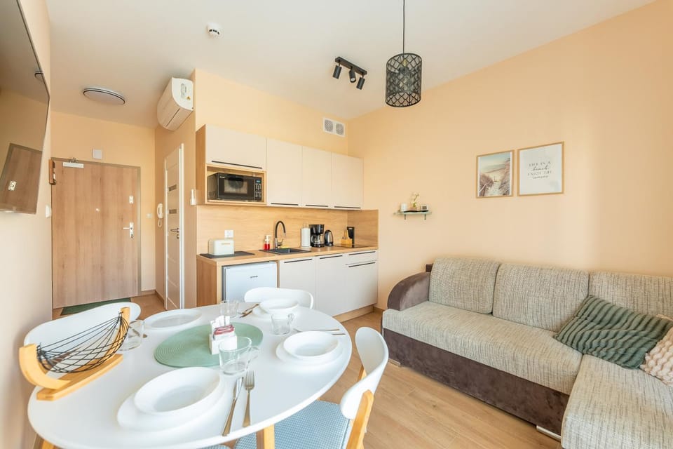 Kitchen or kitchenette, Living room, Seating area