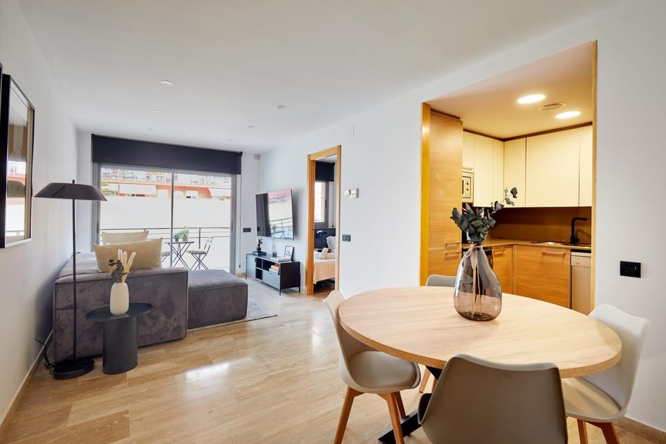 Living room, Dining area, Food