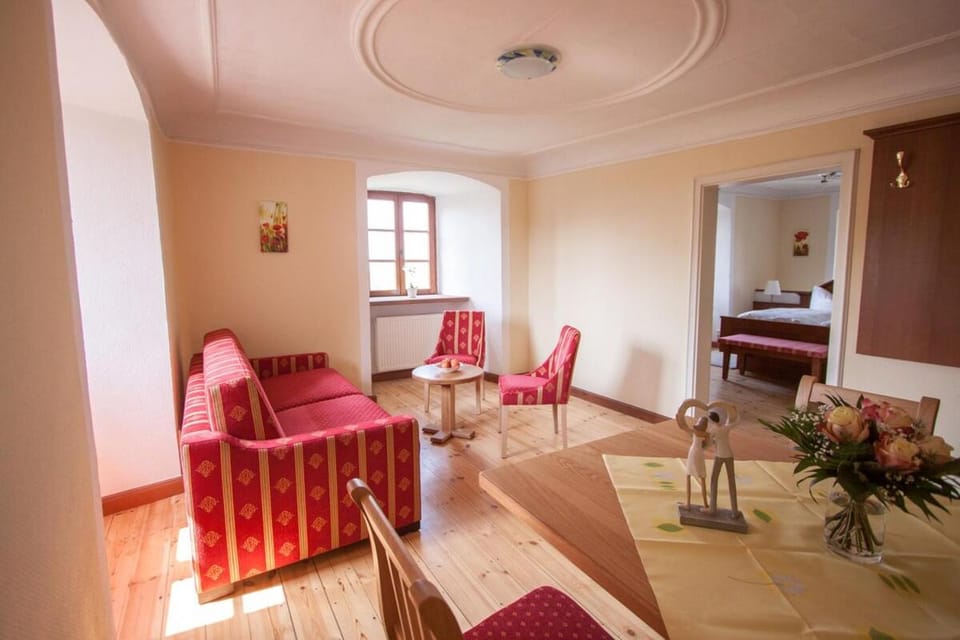 Burgappartement - Herrenhaus Ein Platz im Grünen Apartment in Wiesloch