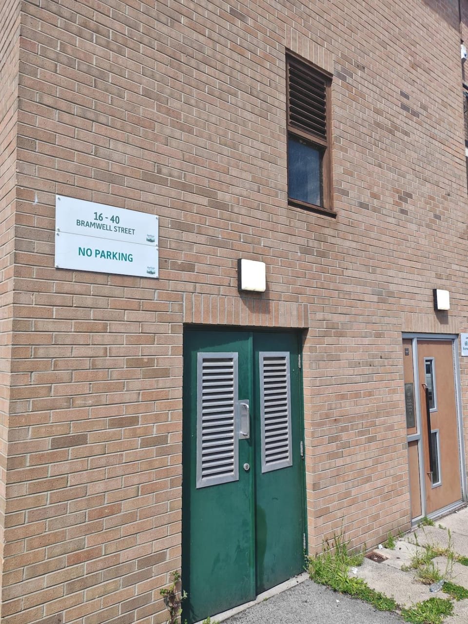 Facade/entrance