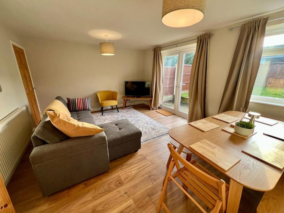 Cathedral House Lichfield - Sleeps 8 With Parking for 3 Cars House in Lichfield