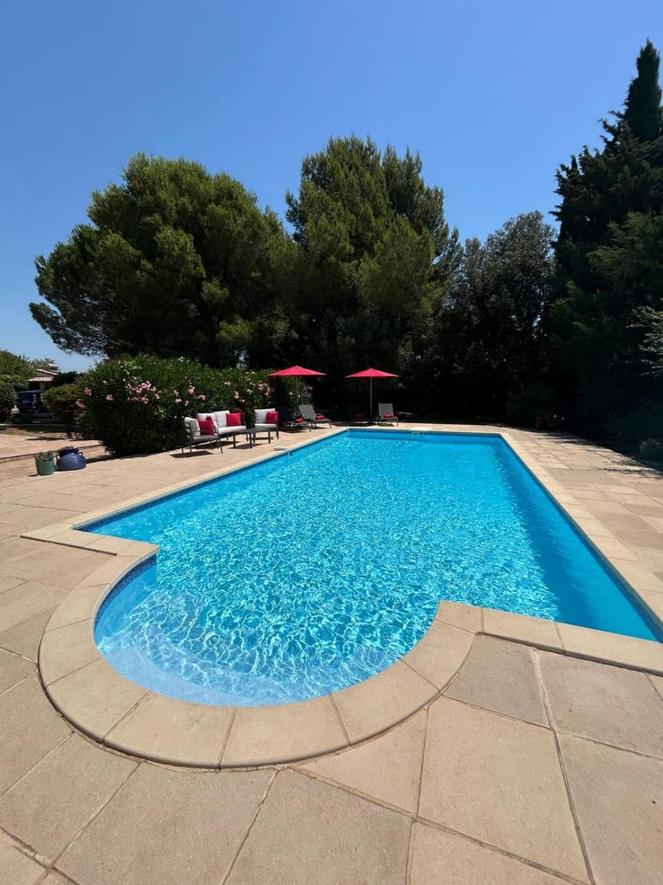 Swimming pool, sunbed