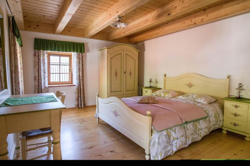 Alpine Holiday House with Jacuzzi and Stunning Views House in Slovenia