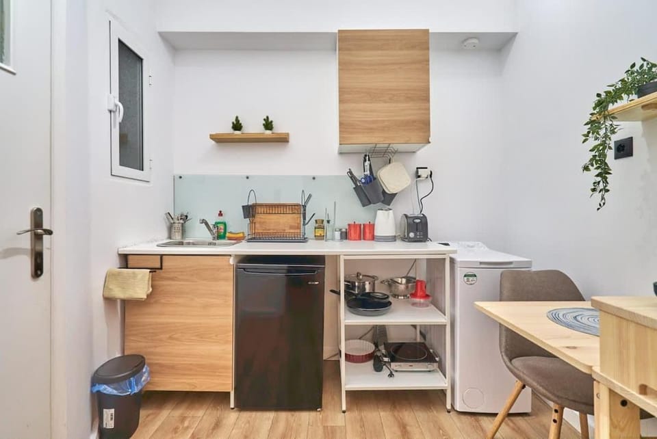 Stylish Diamond Nea Smyrni Square Apartment in Kallithea