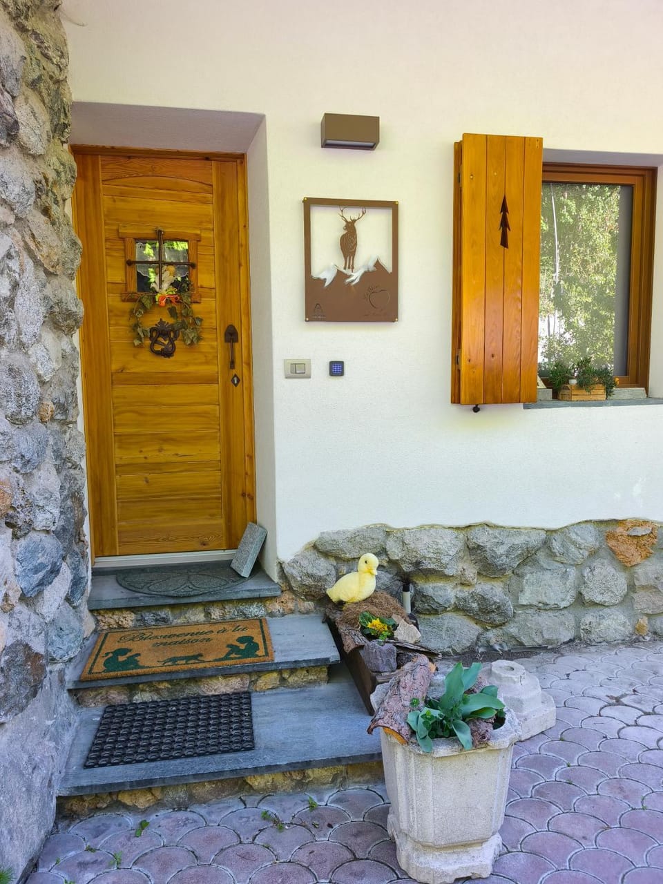 Facade/entrance