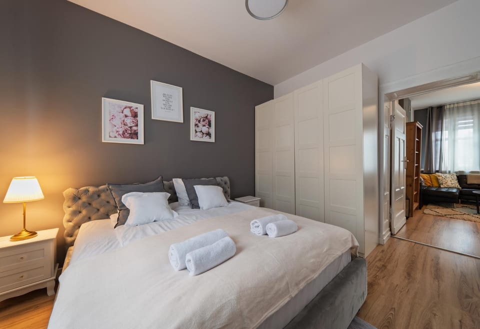 Bed, Bedroom, wardrobe