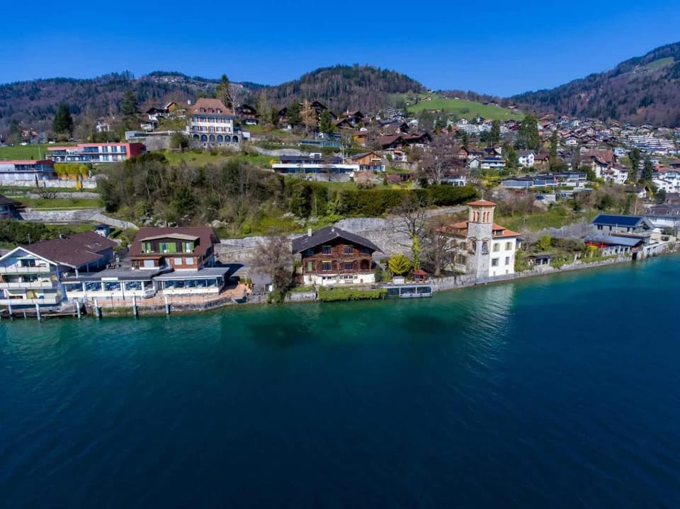 Property building, Day, Natural landscape, Bird's eye view, Lake view