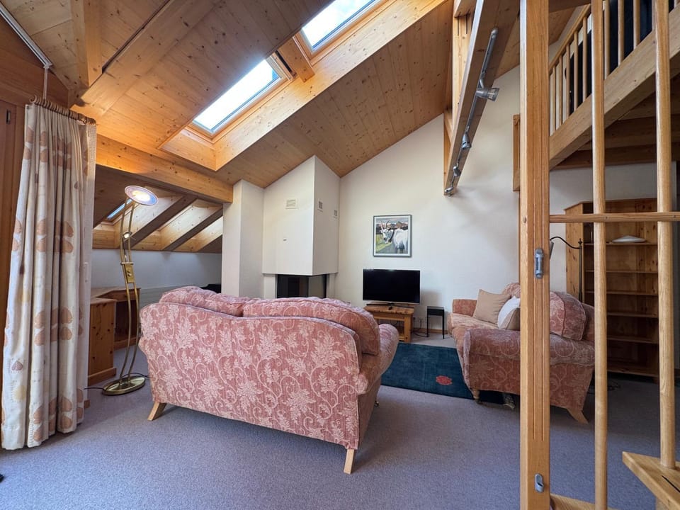 Communal lounge/ TV room, Living room