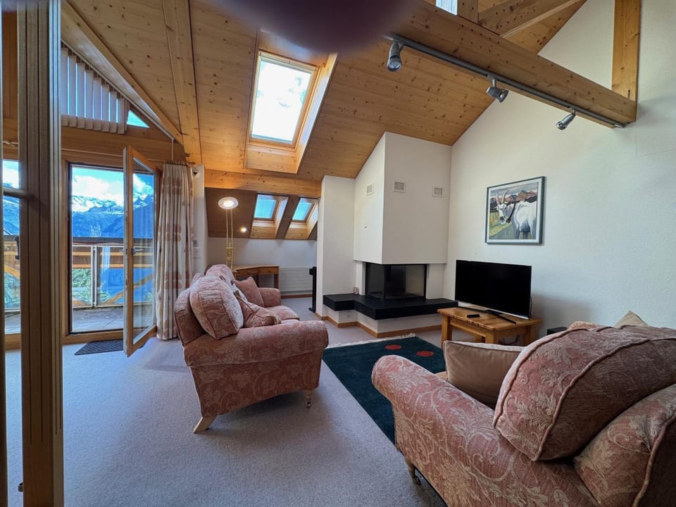 Communal lounge/ TV room, Living room