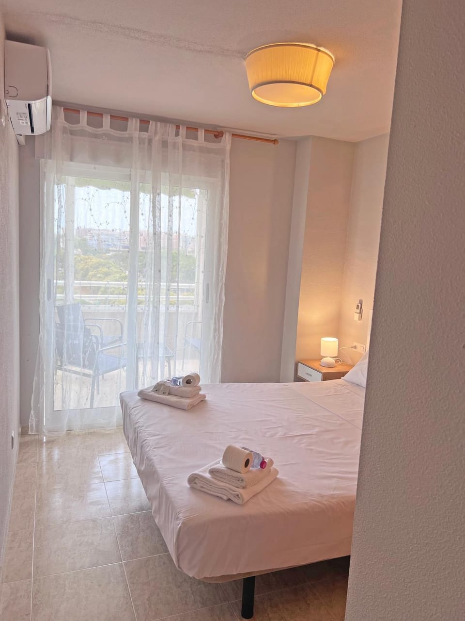 Mediterranean Dream - Pool, Beach and Parking Apartment in Alicante