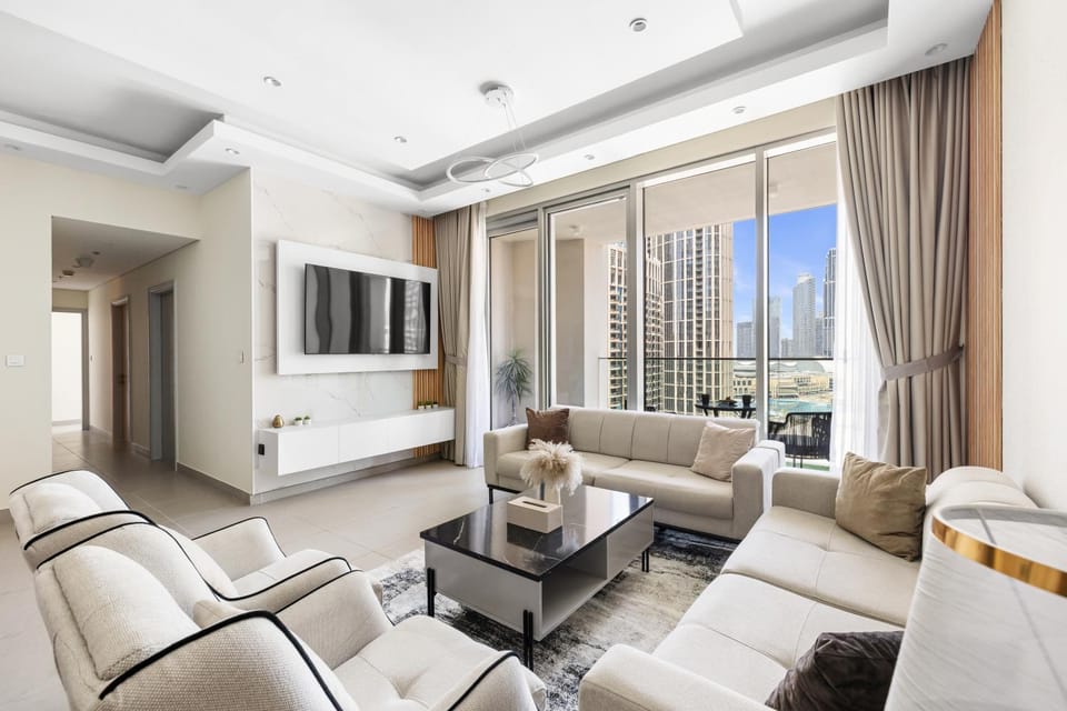 Communal lounge/ TV room, TV and multimedia, Living room, Seating area, Evening entertainment