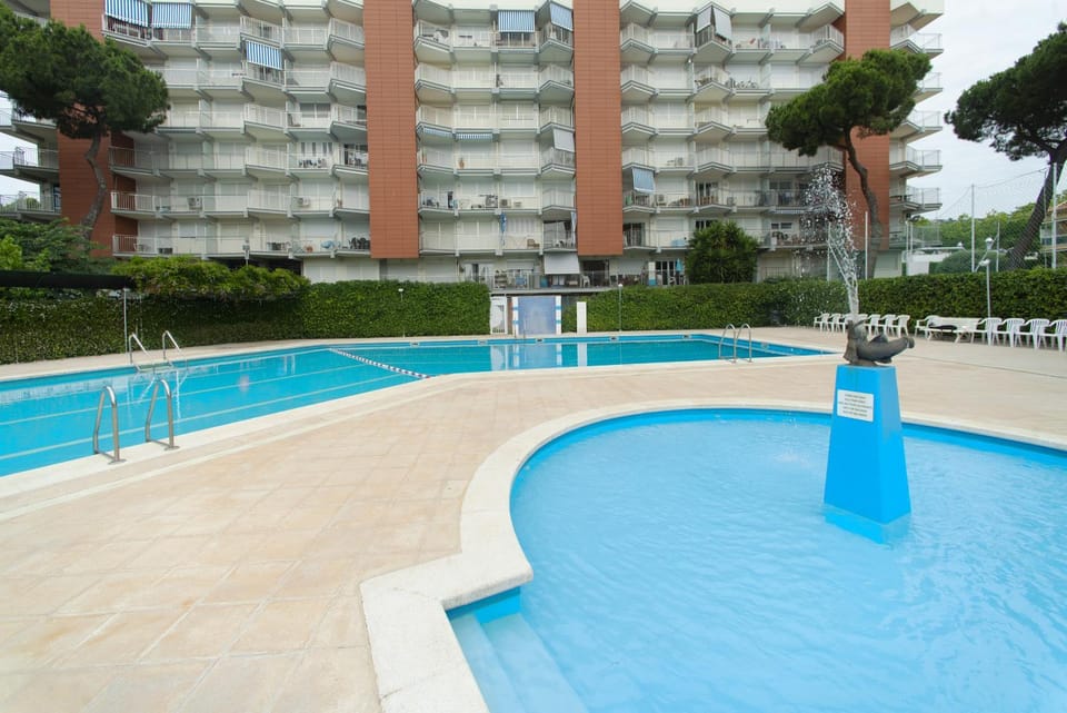 Property building, Swimming pool