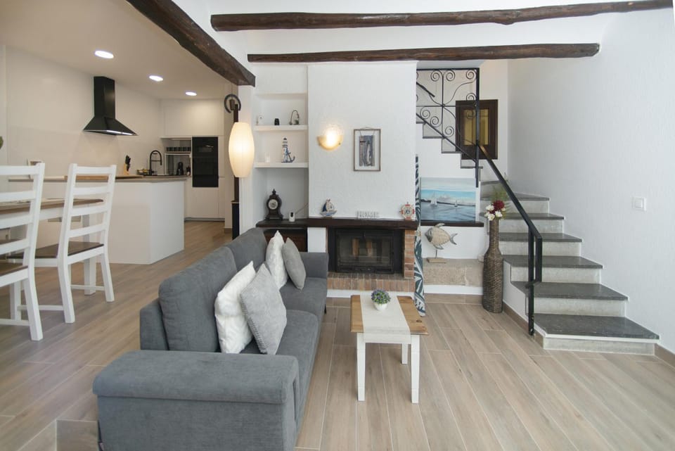 Living room, Photo of the whole room