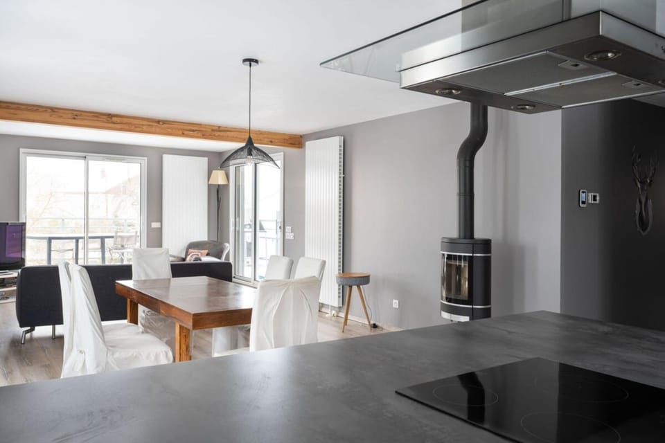 Chalet des Ruchers - Sleeps 6 - Private Hot Tub House in Gérardmer