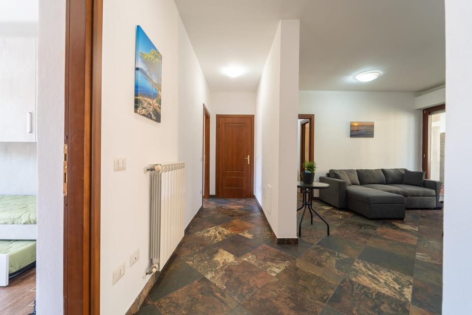 Facade/entrance, Living room, Seating area