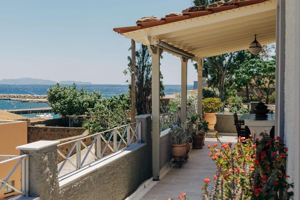 Limnia View House in Decentralized Administration of the Aegean