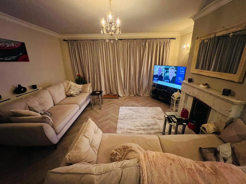 Orchards Residence - RARE find - entire property House in Cork City