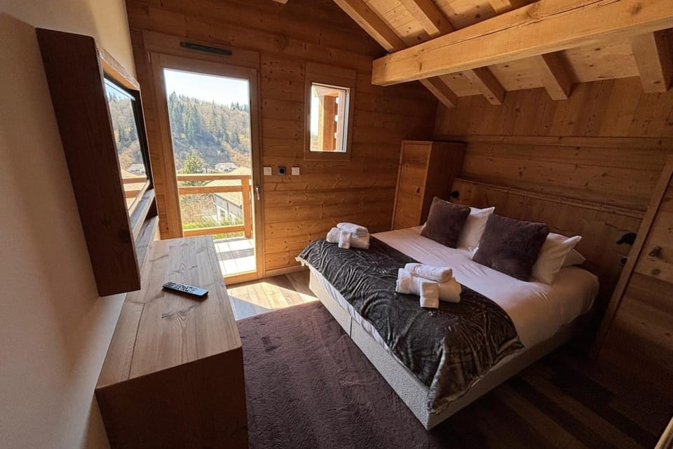 Chalet Trevose Luxury Hot Tub Sauna Close to the Slopes Chalet in Gérardmer