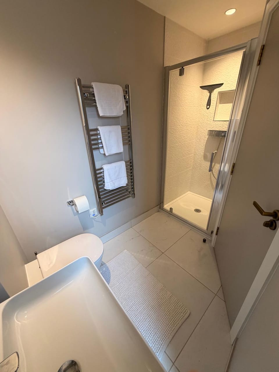New Luxury Duplex 3 Spa Pool & Gym in Town Centre Apartment in Shrewsbury