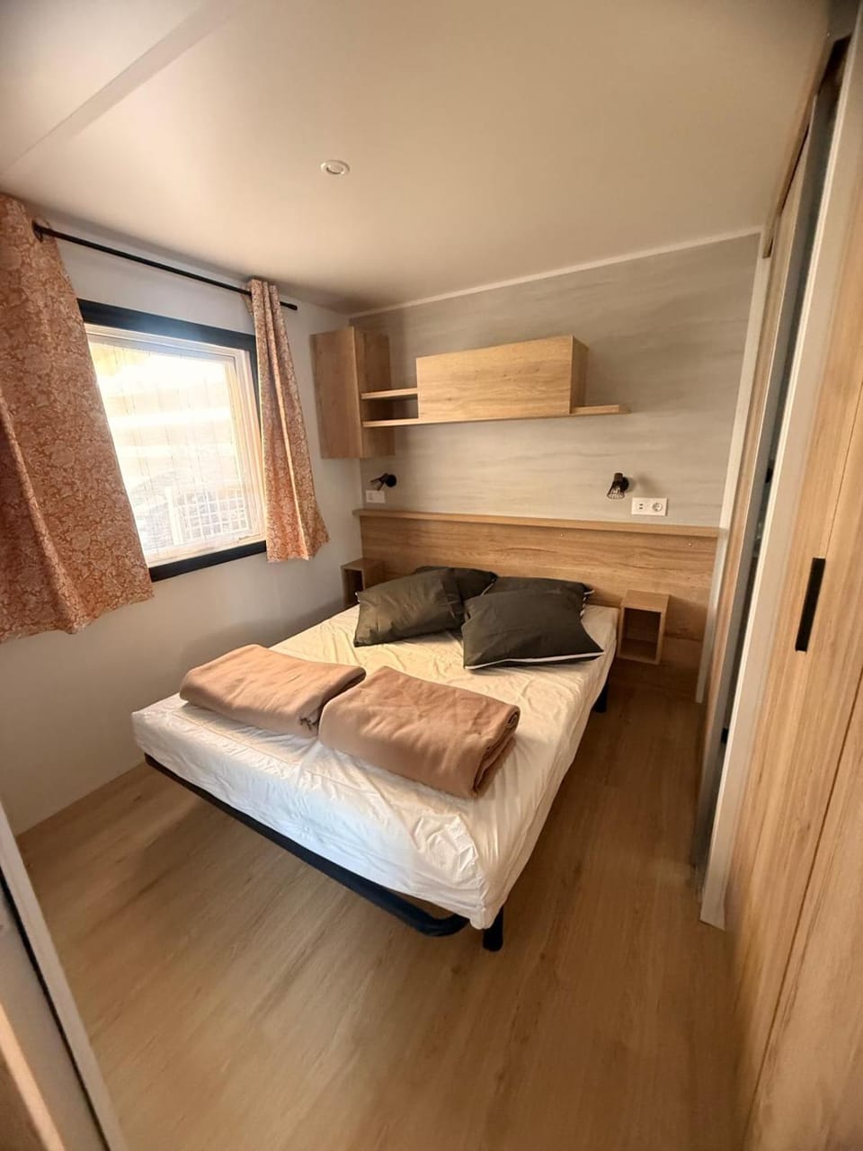 Mobil-home 3 Chambres 2 sdb House in Canet-en-Roussillon