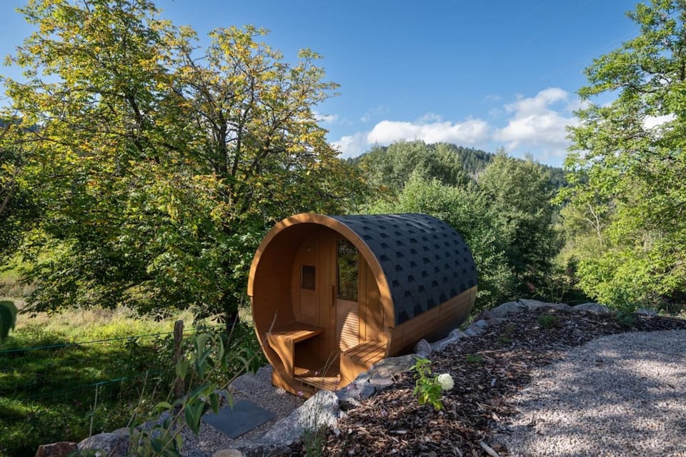 Chalet Lac Covered Hot Tub Sauna Mountain Views Gérardmer Chalet in Gérardmer
