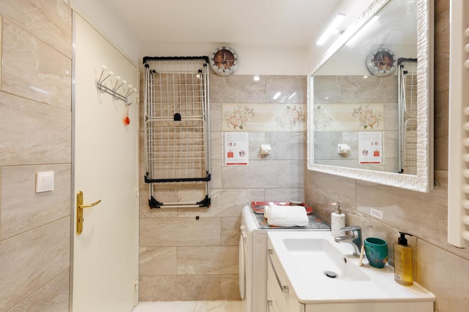 Upstays cosy studio near Palais Apartment in Cannes