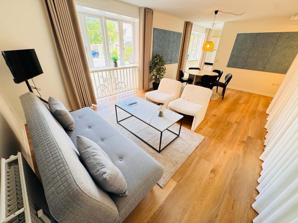 Communal lounge/ TV room, Living room