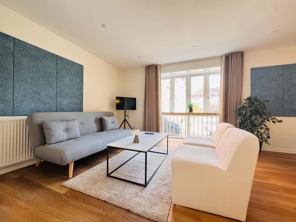 Communal lounge/ TV room, Living room