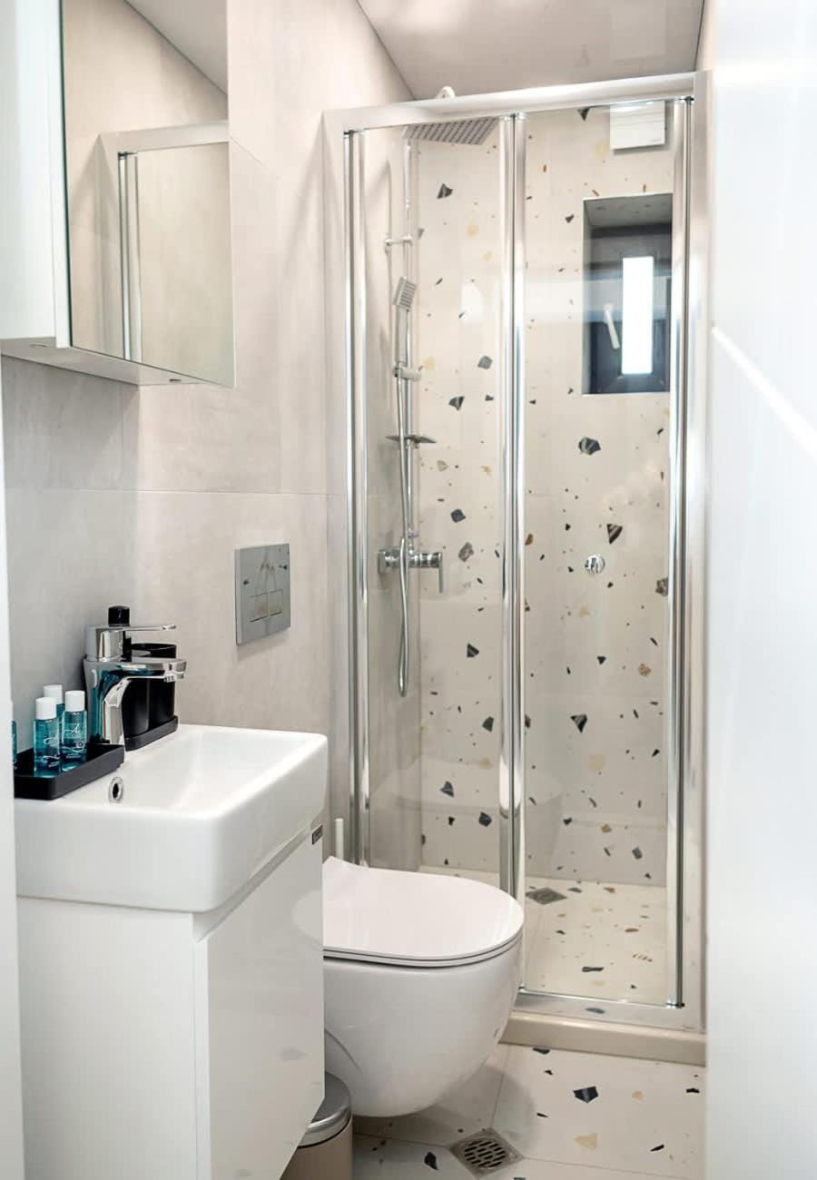 Shower, Toilet, Bathroom