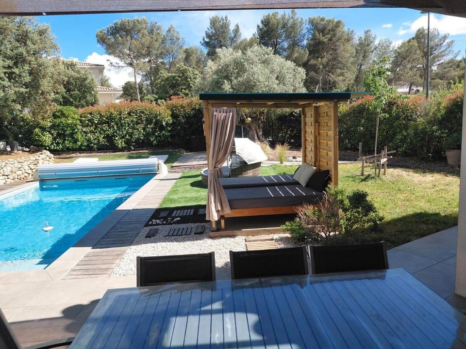 Villa moderne avec piscine, 4 chambres Villa in Occitanie