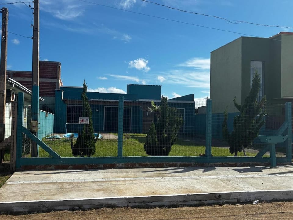 Casa com piscina e próxima ao mar em Imbe House in State of Rio Grande do Sul