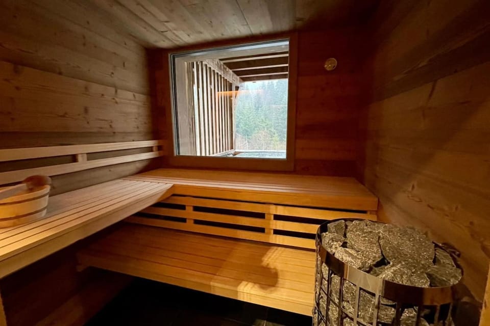CHALET CLAEL Sports & Nature - Sleeps 14 - Indoor Pool Sauna & Outdoor Hot Chalet in Xonrupt-Longemer