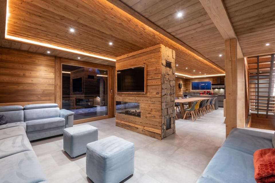 CHALET CLAEL Sports & Nature - Sleeps 14 - Indoor Pool Sauna & Outdoor Hot Chalet in Xonrupt-Longemer