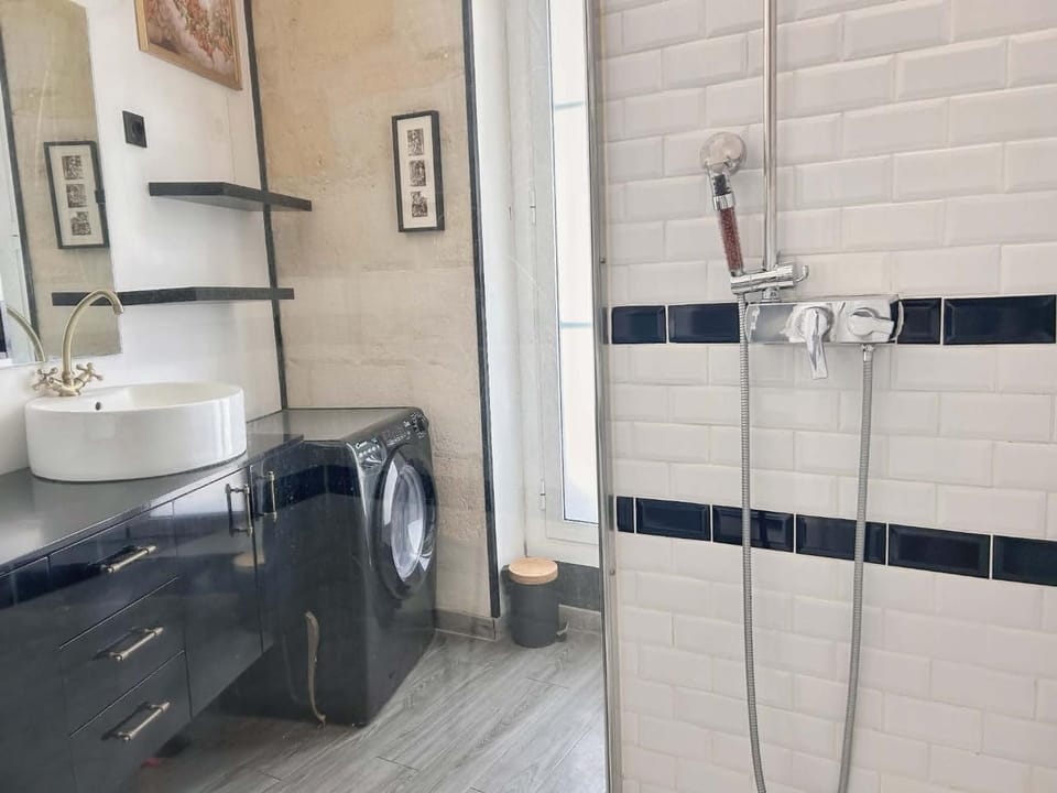 Shower, Bathroom, washing machine