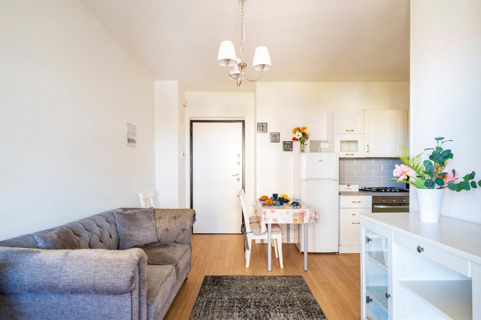 Kitchen or kitchenette, Living room, Dining area, oven