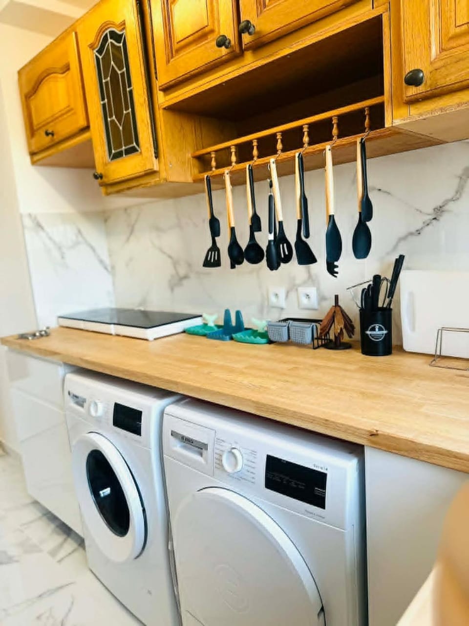 1 Parisian suburbs, 5-room apartment, room rental Apartment in Île-de-France