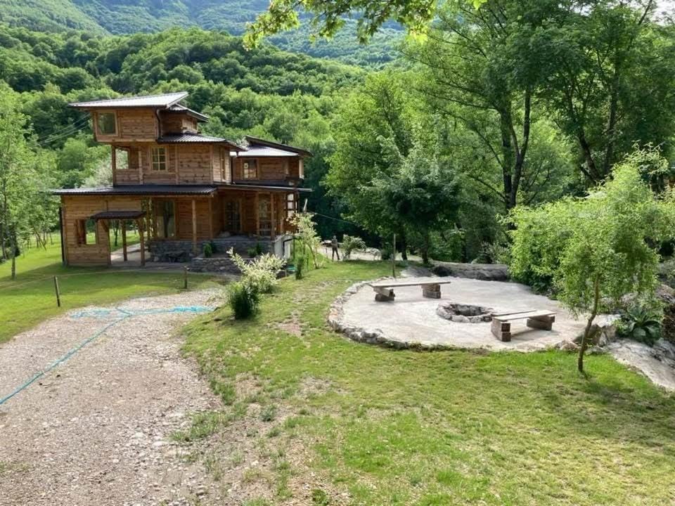 Property building, Natural landscape, Garden, View (from property/room), Garden view, Mountain view