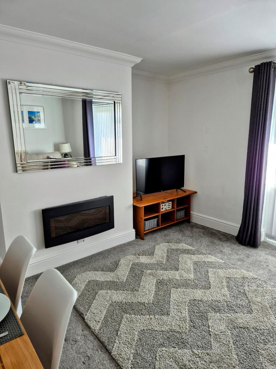 A bright & cosy two-bedroom flat Sleeps 3 Full Kitchen Apartment in Nottingham