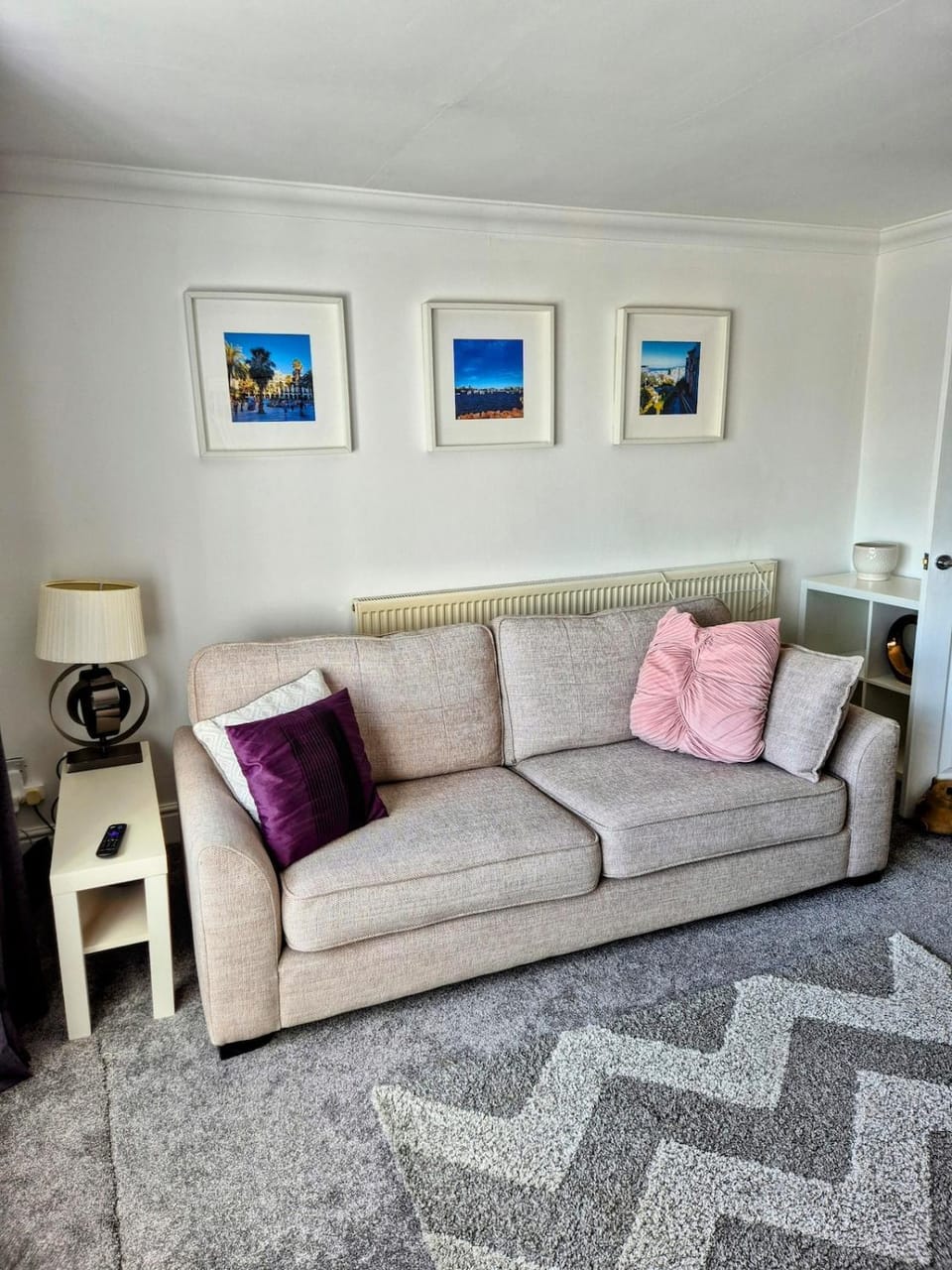 A bright & cosy two-bedroom flat Sleeps 3 Full Kitchen Apartment in Nottingham