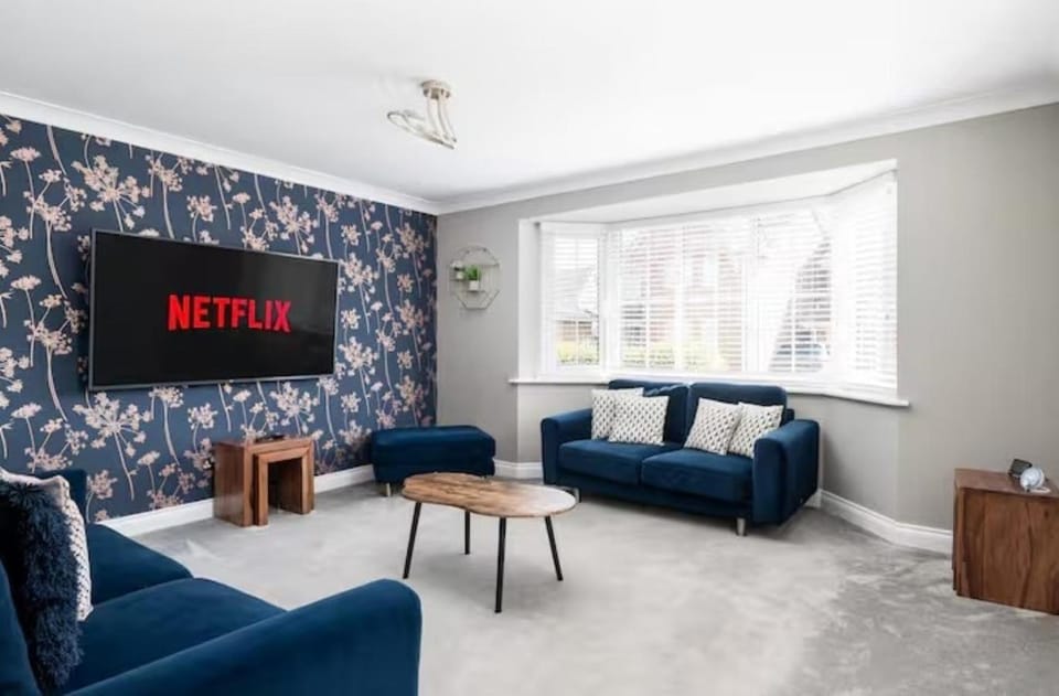 TV and multimedia, Living room, Seating area