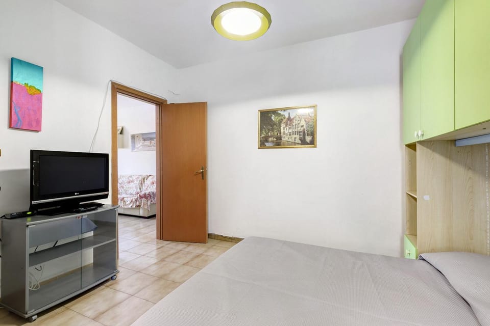 Property building, Living room, Bedroom