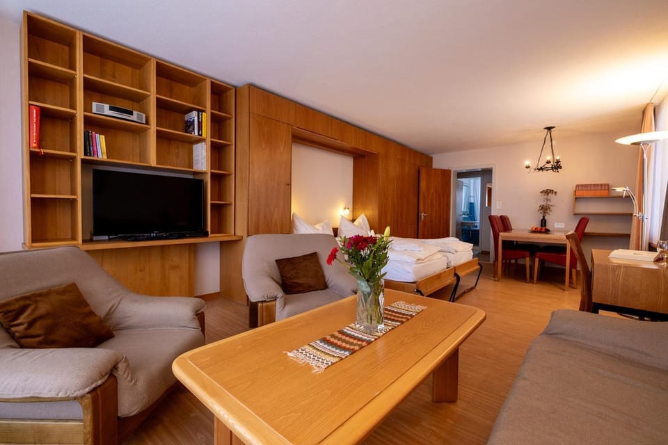 Living room, Photo of the whole room