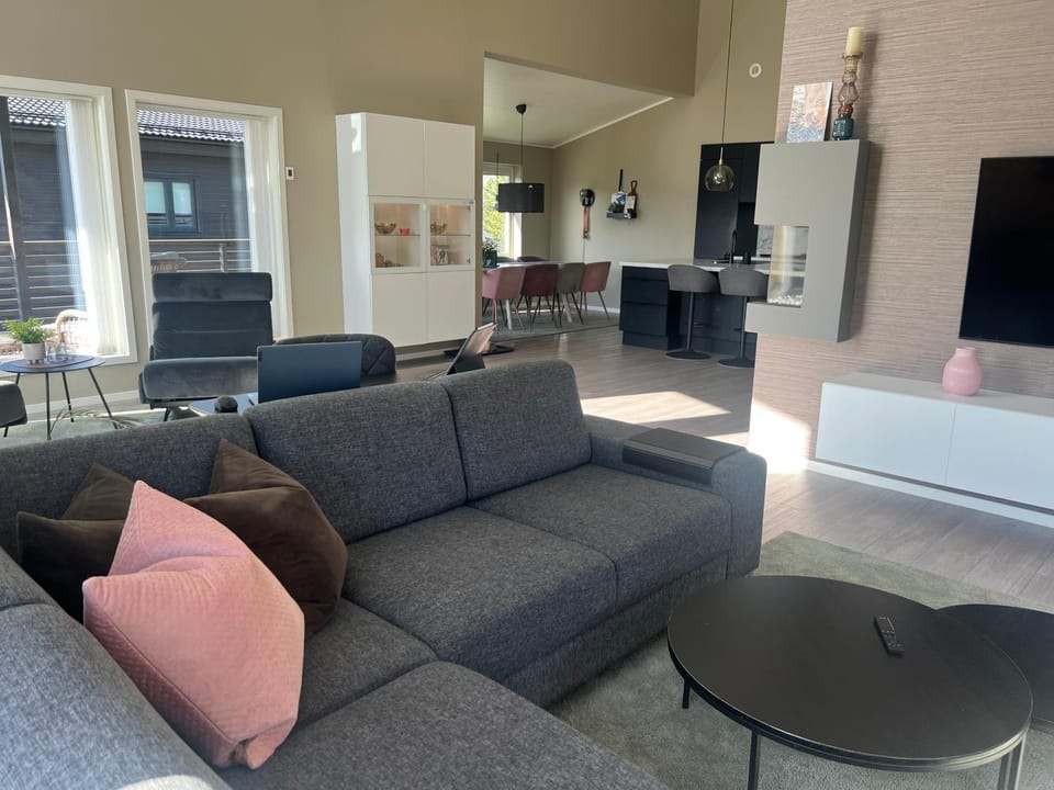 Communal lounge/ TV room, Living room