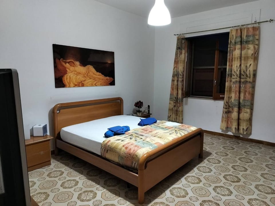 Bed, Decorative detail, Bedroom