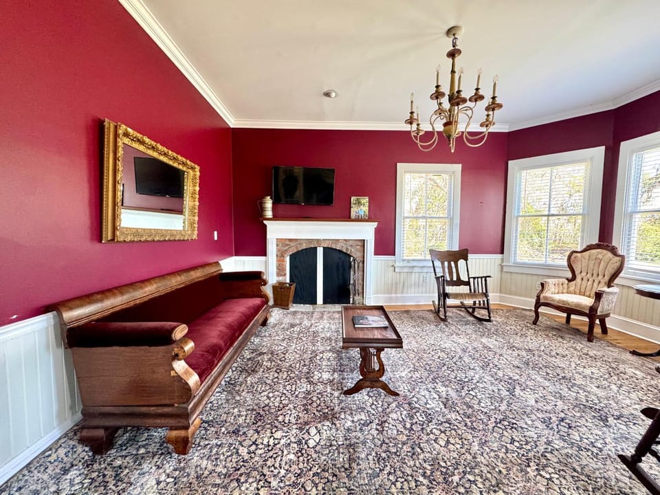 Historic Beaufort Estate Sleeps 10 House in Beaufort