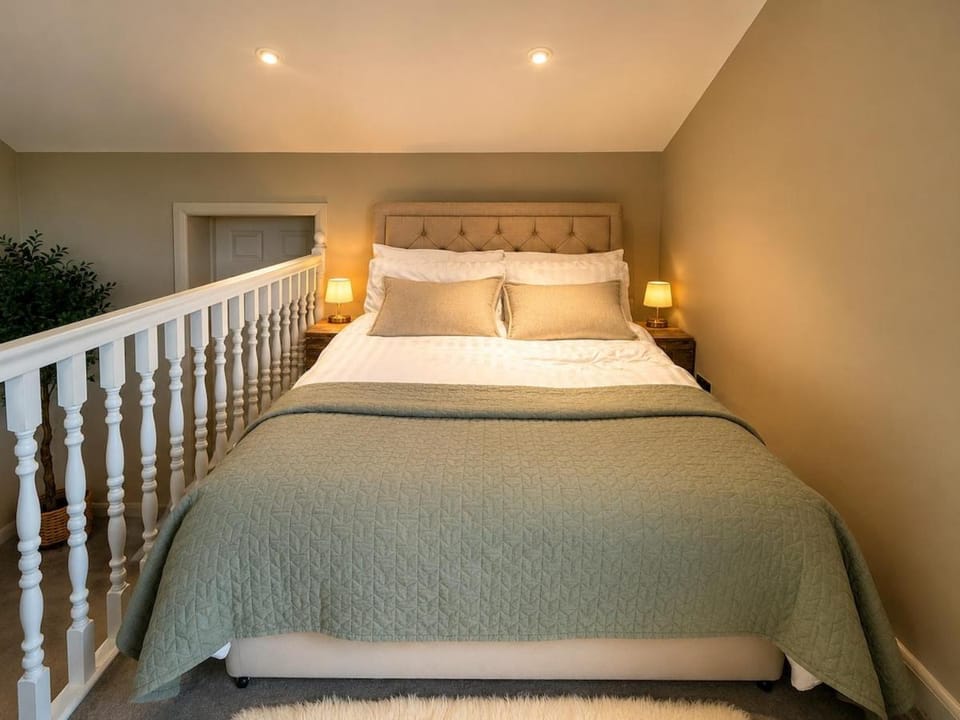 Paddock View Loft Countryside Retreat Apartment in Dewsbury