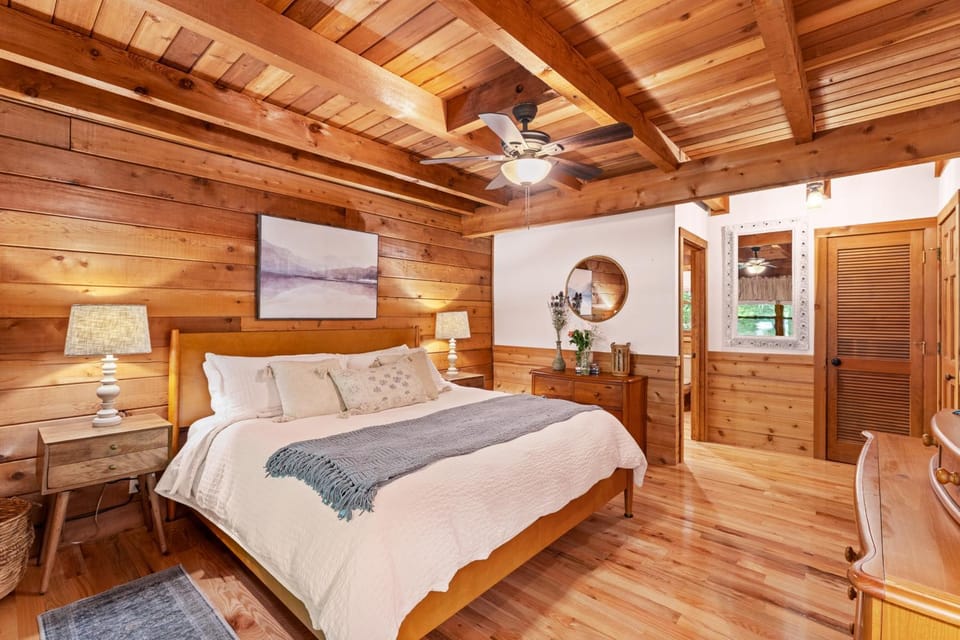 Bed, Bedroom